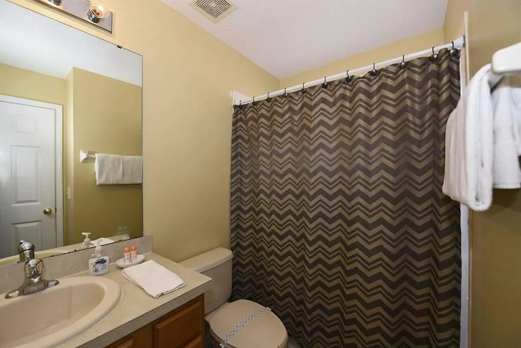 Holiday home Family Friendly Home, South-Facing Pool,Spa, Gated Resort Near Disney -928 Davenport
