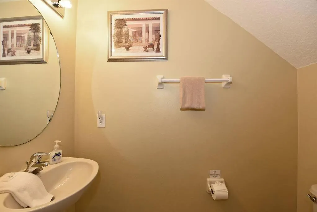 Family Friendly Home, South-Facing Pool,Spa, Gated Resort Near Disney -928 Davenport Holiday home