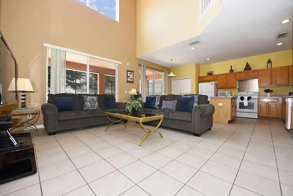 Holiday home Family Friendly Home, South-Facing Pool,Spa, Gated Resort Near Disney -928 Davenport
