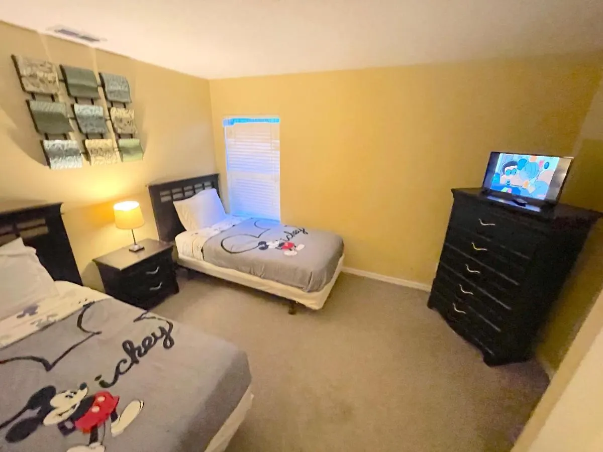 Holiday home Family Friendly Home, South-Facing Pool,Spa, Gated Resort Near Disney -928 Davenport